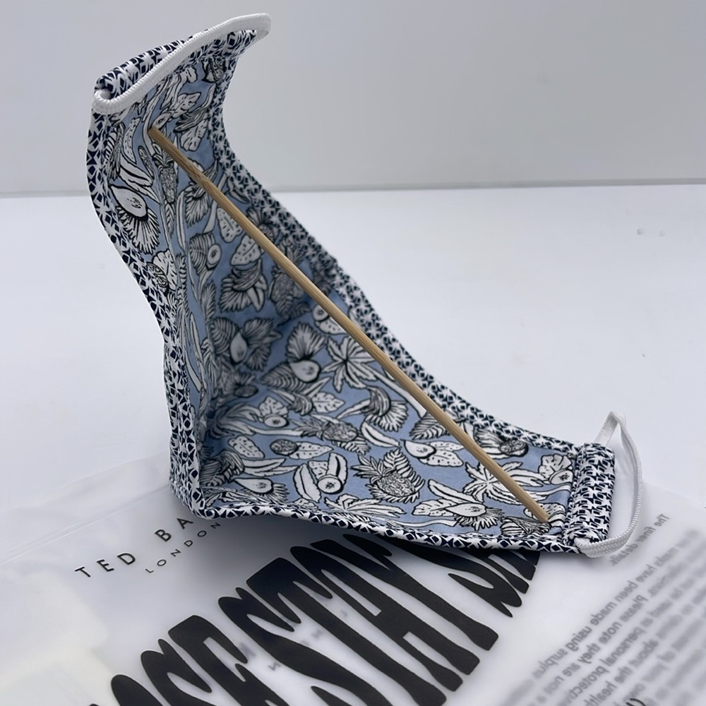 TED BAKER LONDON Reversible Reusable FACE MASK 
NWT 
OS - Picture 11 of 16